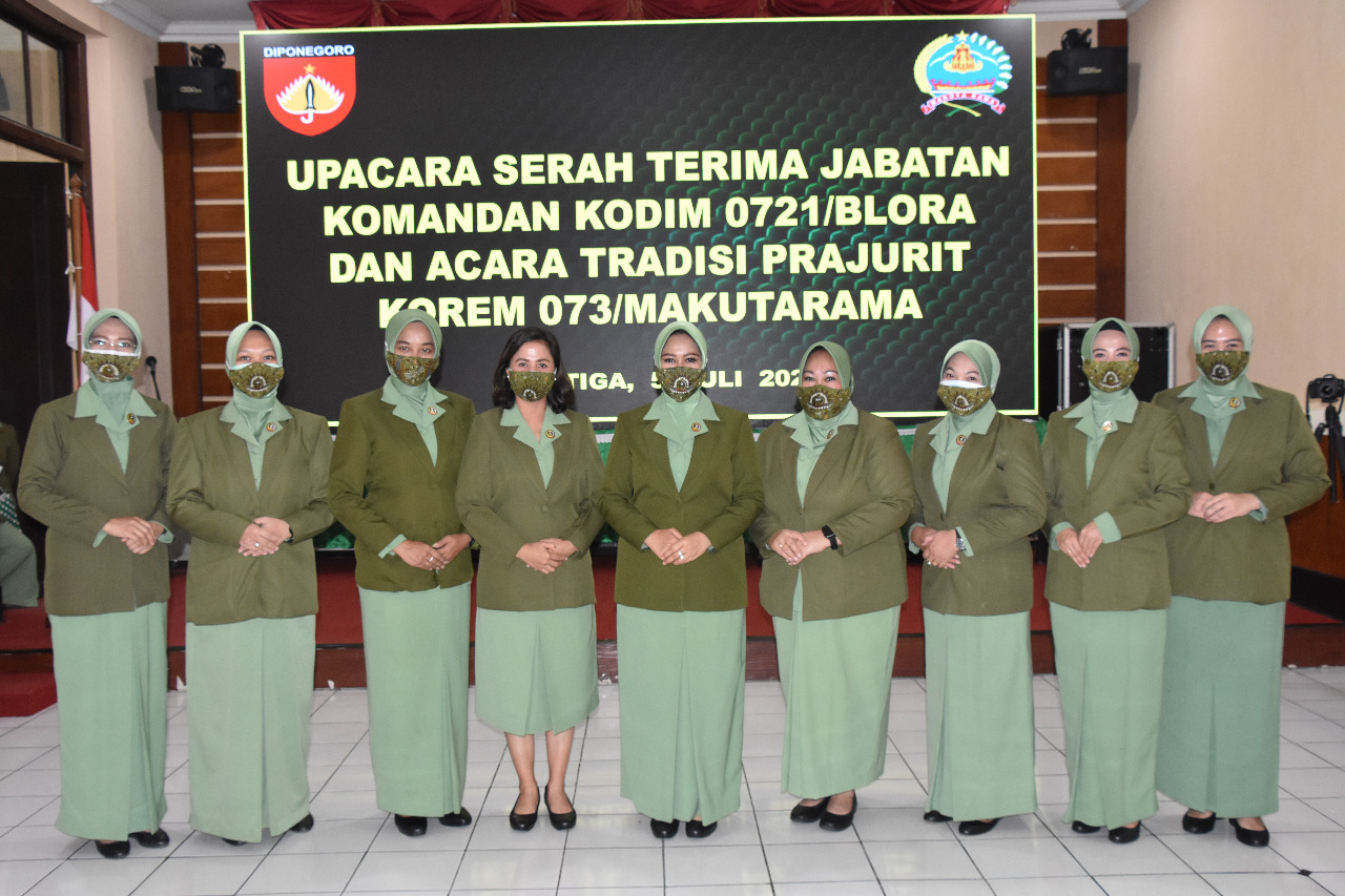 Ketua Persit KCK Koorcab Rem 073 Pimpin Sertijab Ketua Persit KCK Kodim 0721/Blora